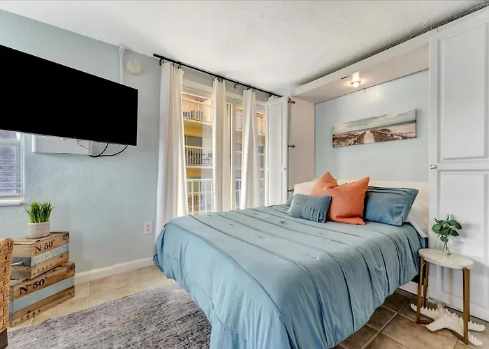 Clearwater Waterview & Heated Pool Appartement *